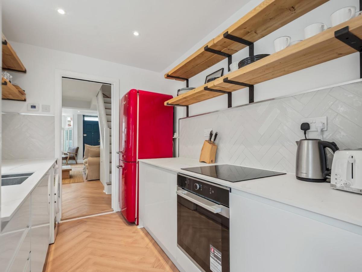 Pass The Keys 3 Bed Scandi Heaven Minutes From The Beach Уитстейбъл Екстериор снимка