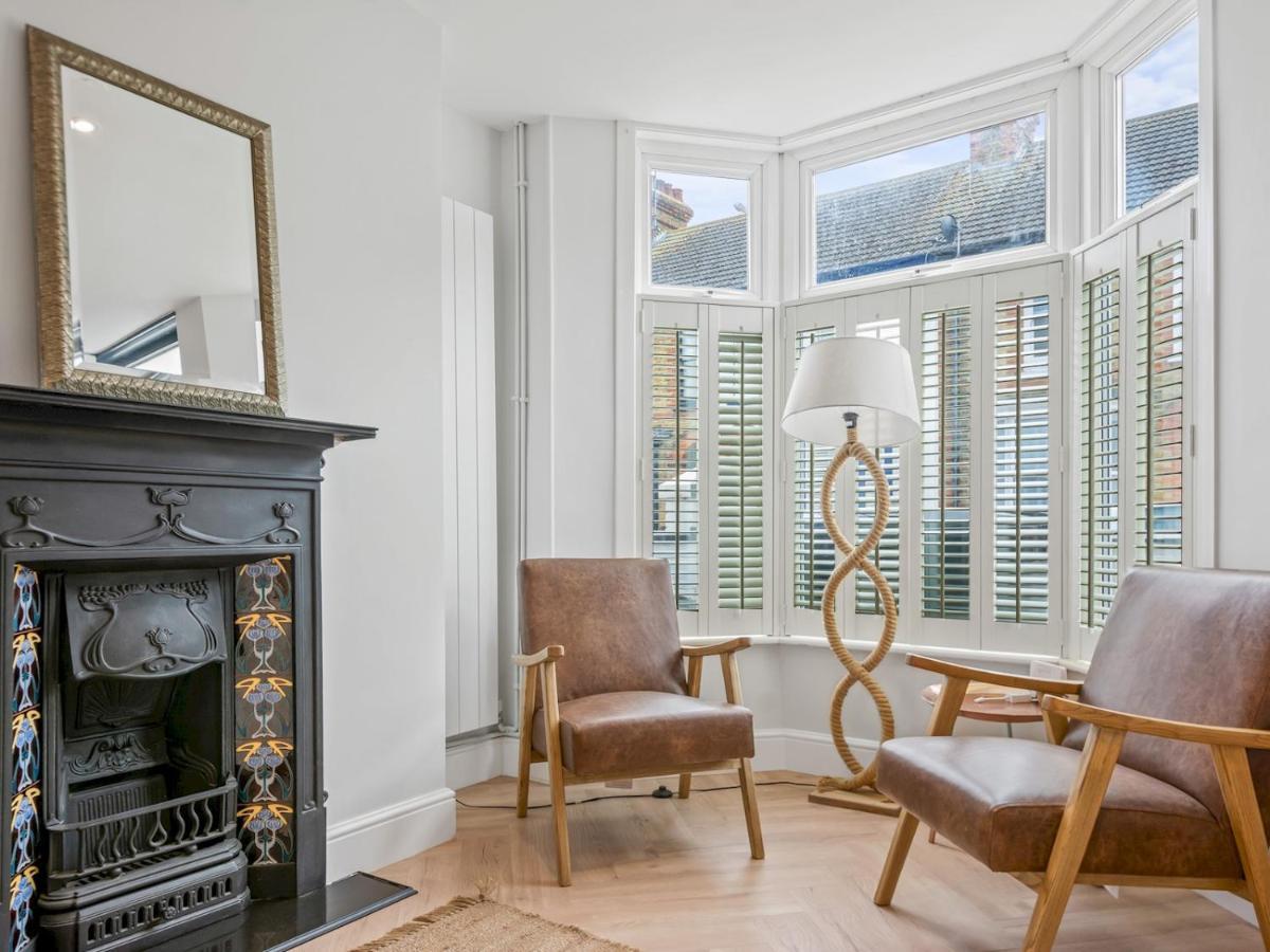 Pass The Keys 3 Bed Scandi Heaven Minutes From The Beach Уитстейбъл Екстериор снимка