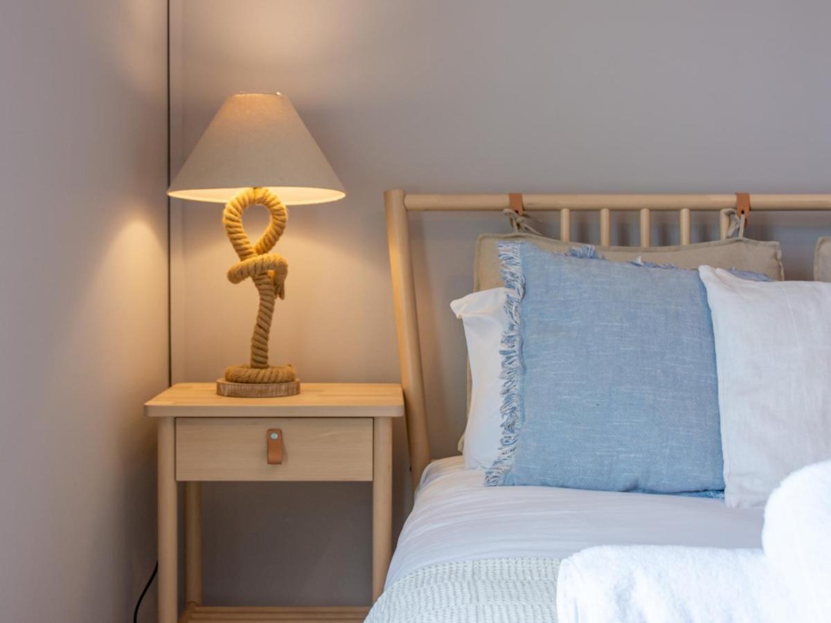 Pass The Keys 3 Bed Scandi Heaven Minutes From The Beach Уитстейбъл Екстериор снимка