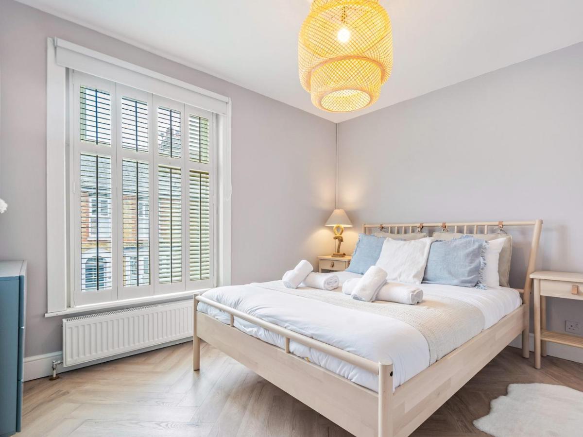 Pass The Keys 3 Bed Scandi Heaven Minutes From The Beach Уитстейбъл Екстериор снимка