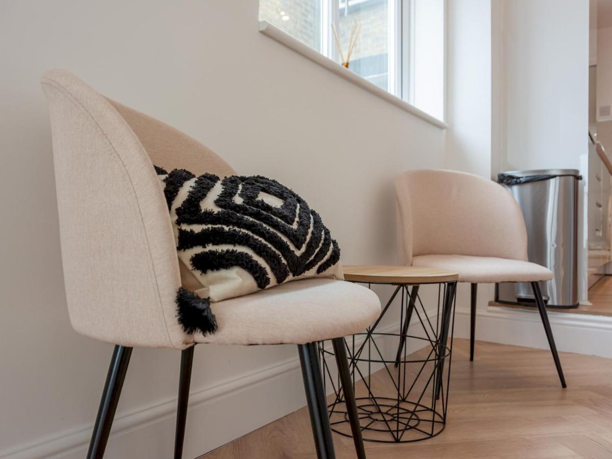 Pass The Keys 3 Bed Scandi Heaven Minutes From The Beach Уитстейбъл Екстериор снимка